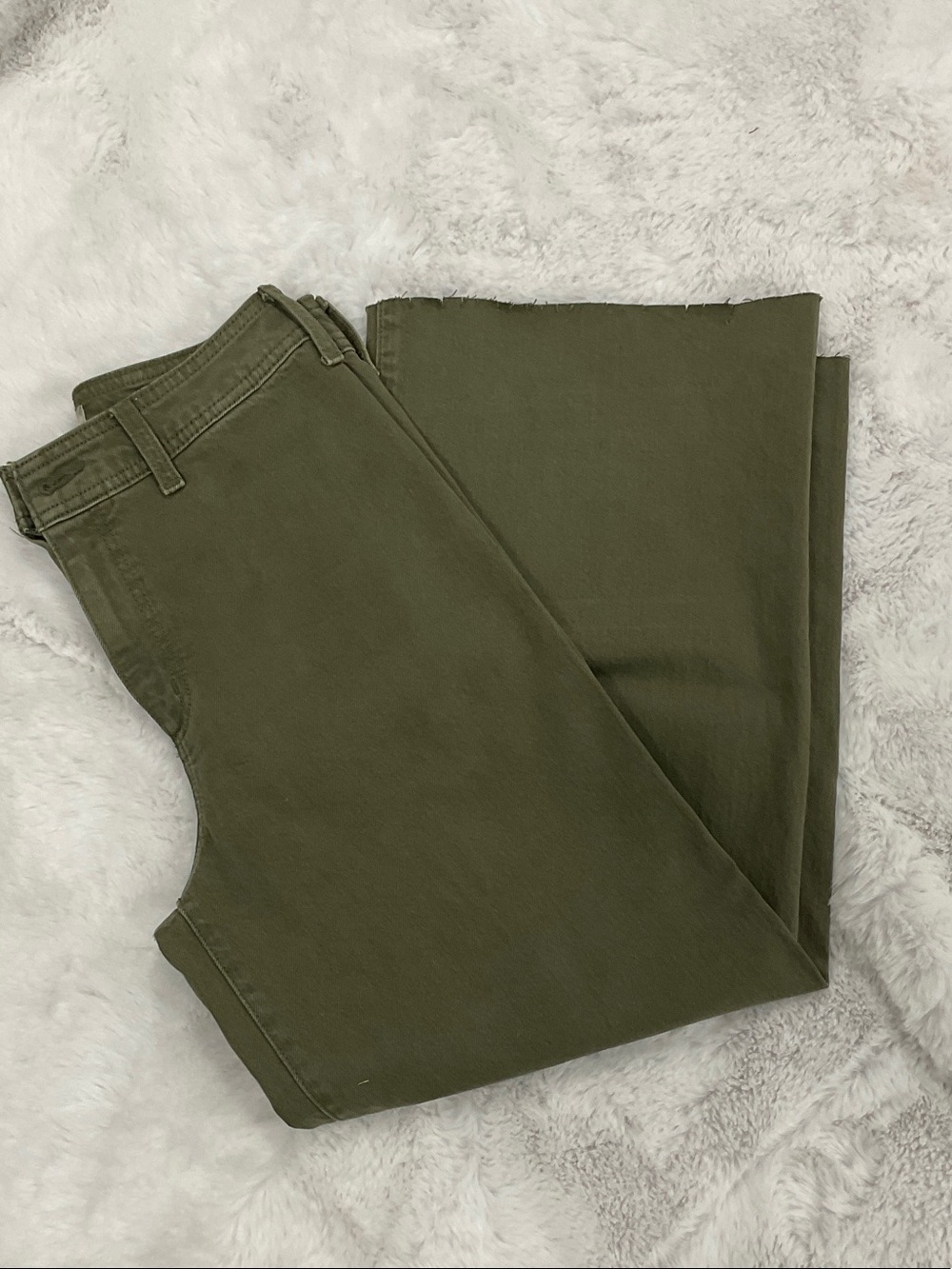 Universal Thread Olive Green Wide-Leg Jeans